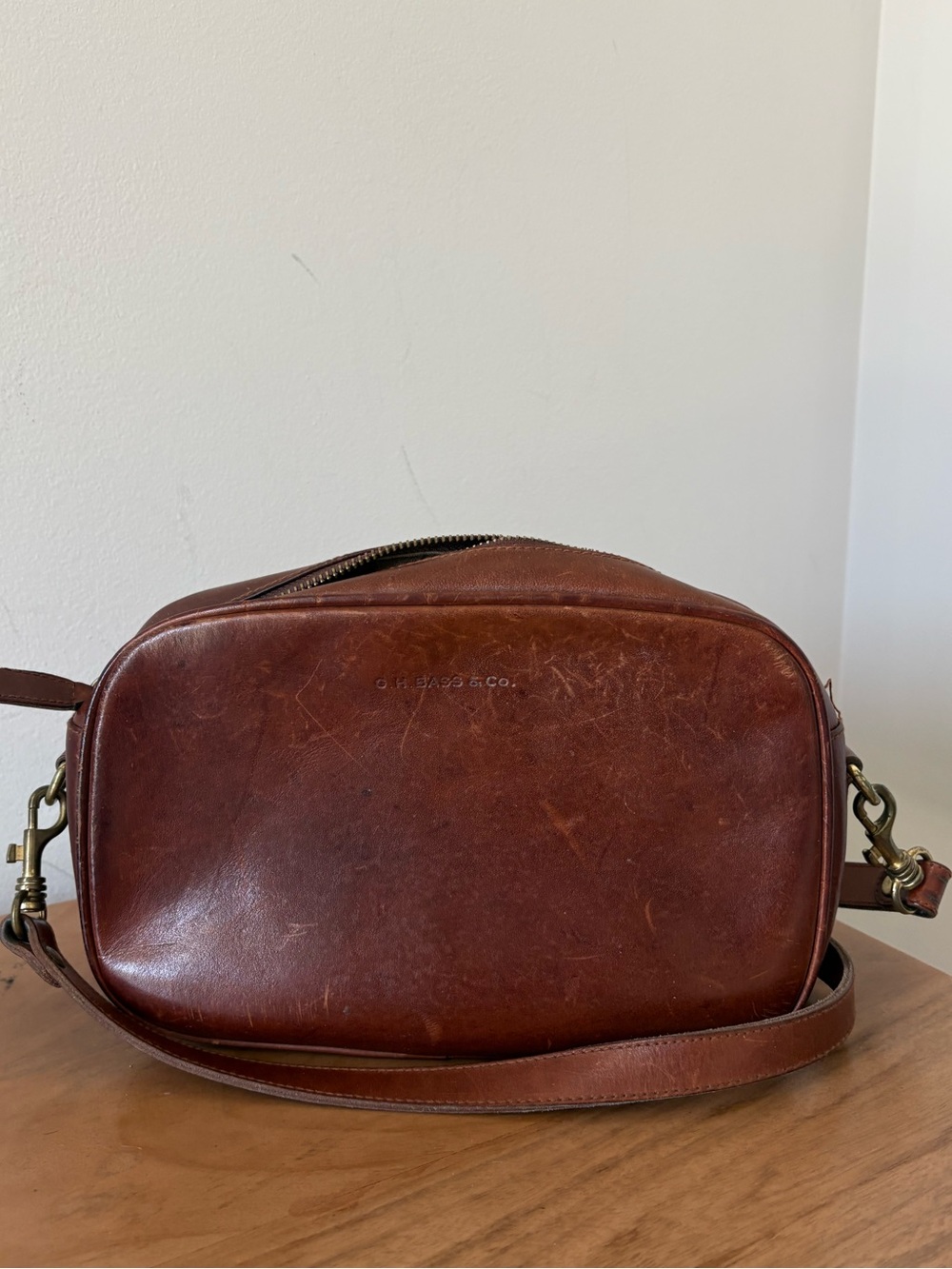 Vintage G.H. Bass & Co Genuine Leather Crossbody Bag Cognac Brown
